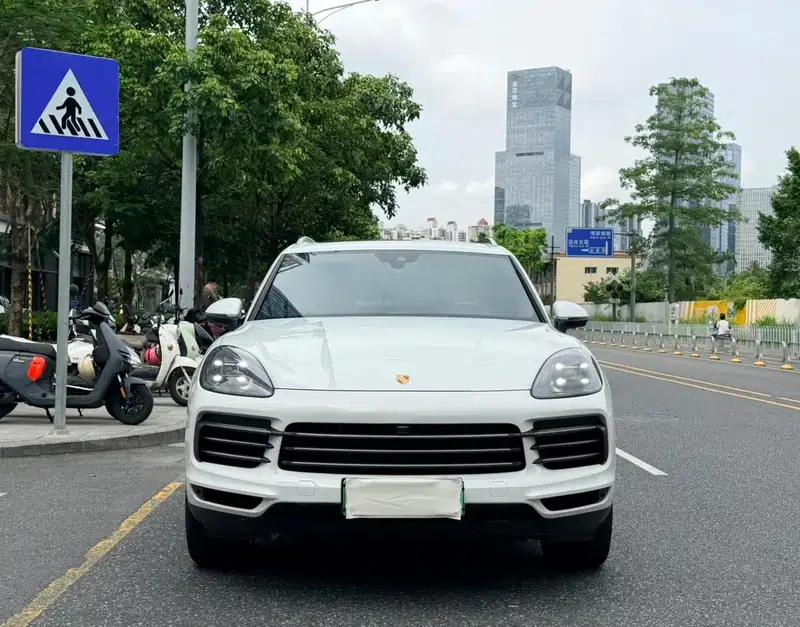 Cayenne E-Hybrid 2020 Cayenne E-Hybrid 2.0T — миниатюра 2