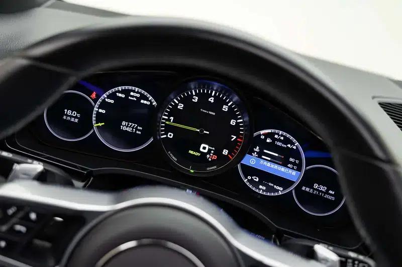 Cayenne E-Hybrid 2020 Cayenne E-Hybrid 2.0T — миниатюра 16
