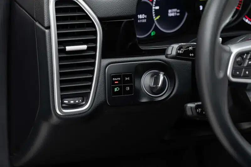 Cayenne E-Hybrid 2020 Cayenne E-Hybrid 2.0T — миниатюра 19