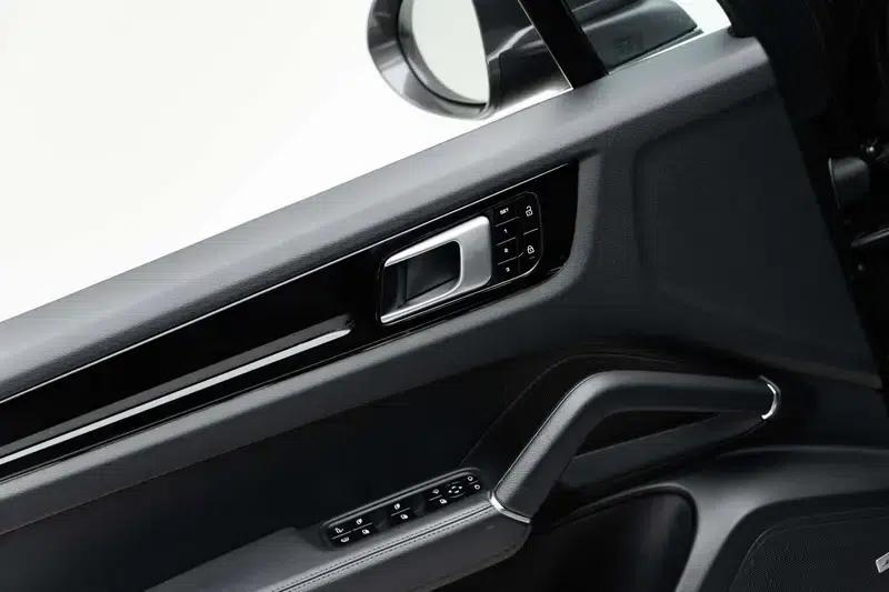 Cayenne E-Hybrid 2020 Cayenne E-Hybrid 2.0T — миниатюра 22