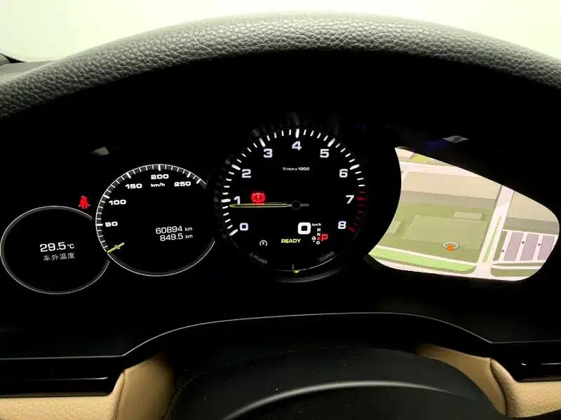 Cayenne E-Hybrid 2019 Cayenne E-Hybrid 2.0T — миниатюра 16