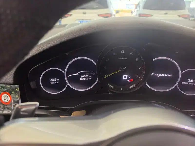 Cayenne E-Hybrid 2019 Cayenne E-Hybrid 2.0T — миниатюра 21