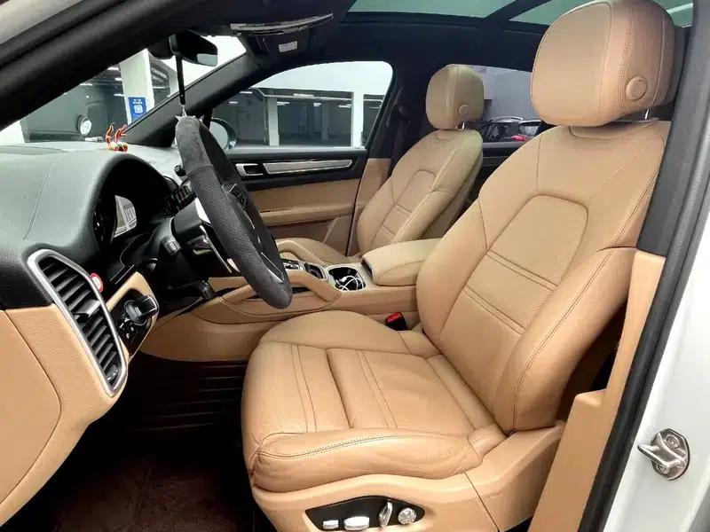 Cayenne E-Hybrid 2019 Cayenne E-Hybrid 2.0T — миниатюра 22