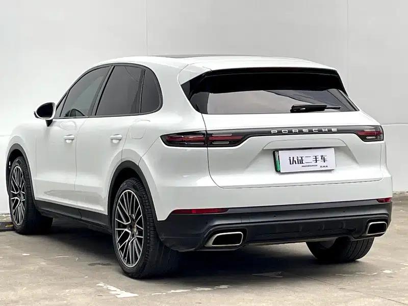 Cayenne E-Hybrid 2019 Cayenne E-Hybrid 2.0T — миниатюра 4