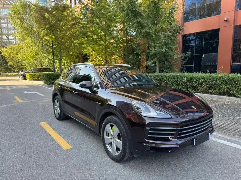 Cayenne E-Hybrid 2021 Cayenne E-Hybrid 2.0T — миниатюра 3
