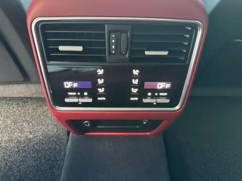 Cayenne E-Hybrid 2021 Cayenne E-Hybrid 2.0T — миниатюра 9