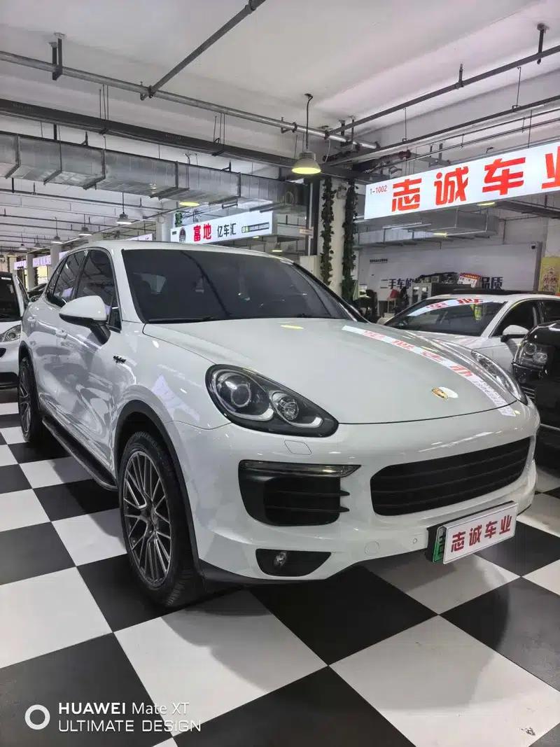Cayenne E-Hybrid 2016 Cayenne S E-Hybrid 3.0T — миниатюра 3