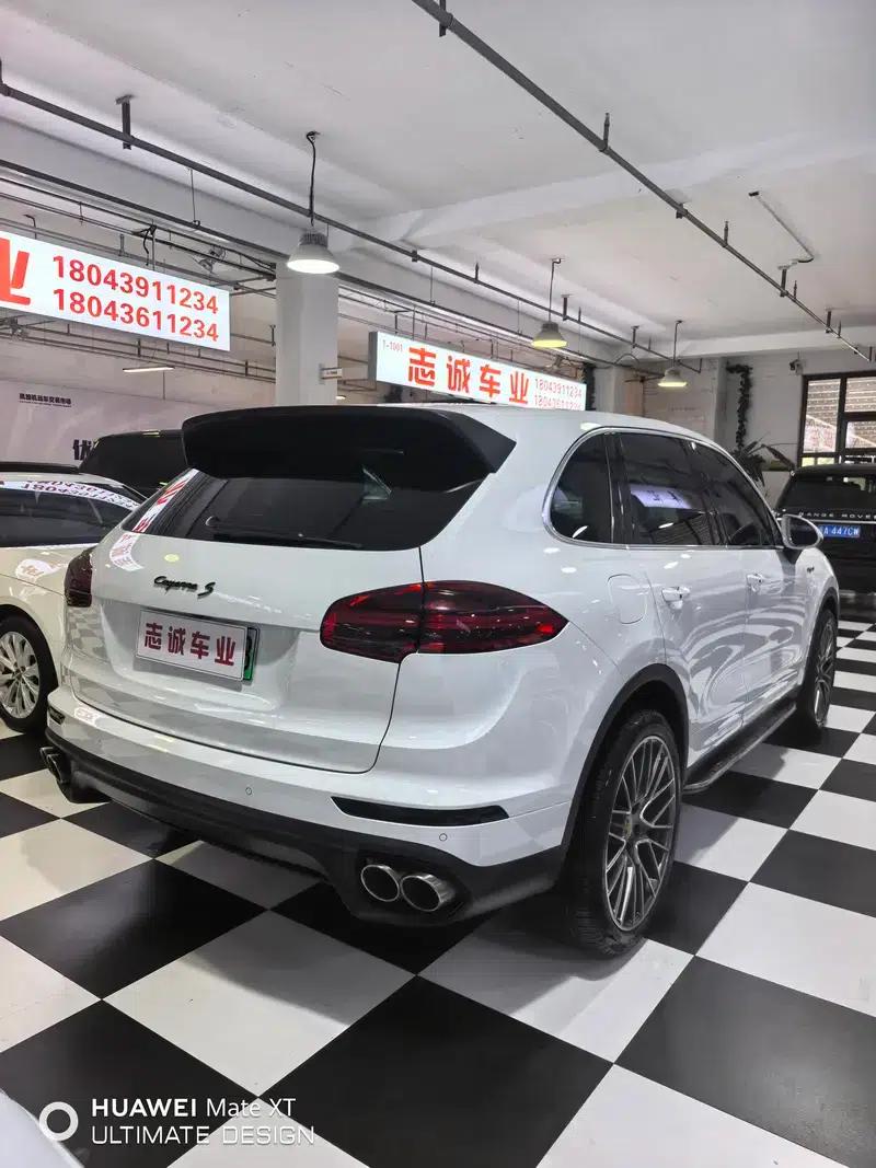 Cayenne E-Hybrid 2016 Cayenne S E-Hybrid 3.0T — миниатюра 6
