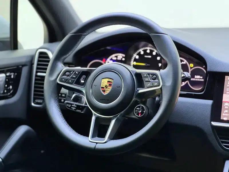 Cayenne E-Hybrid 2021 Cayenne E-Hybrid 2.0T — миниатюра 16