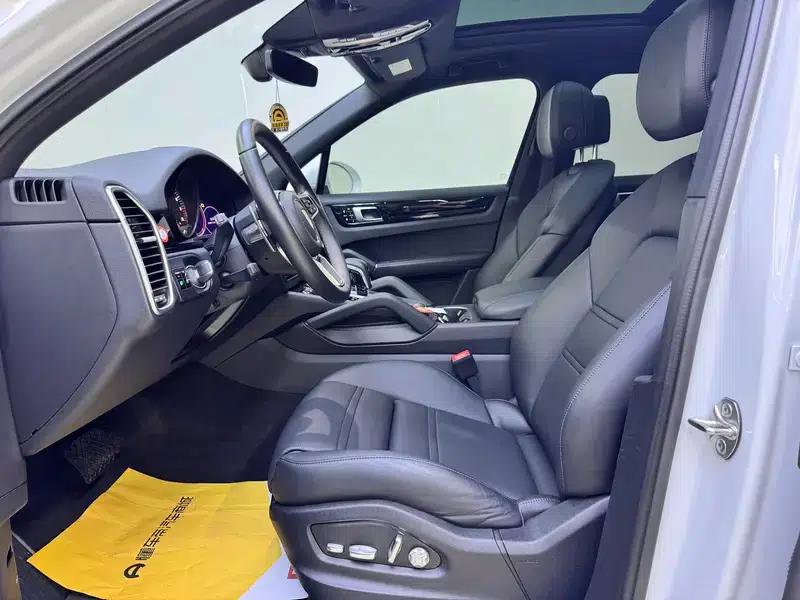Cayenne E-Hybrid 2021 Cayenne E-Hybrid 2.0T — миниатюра 17