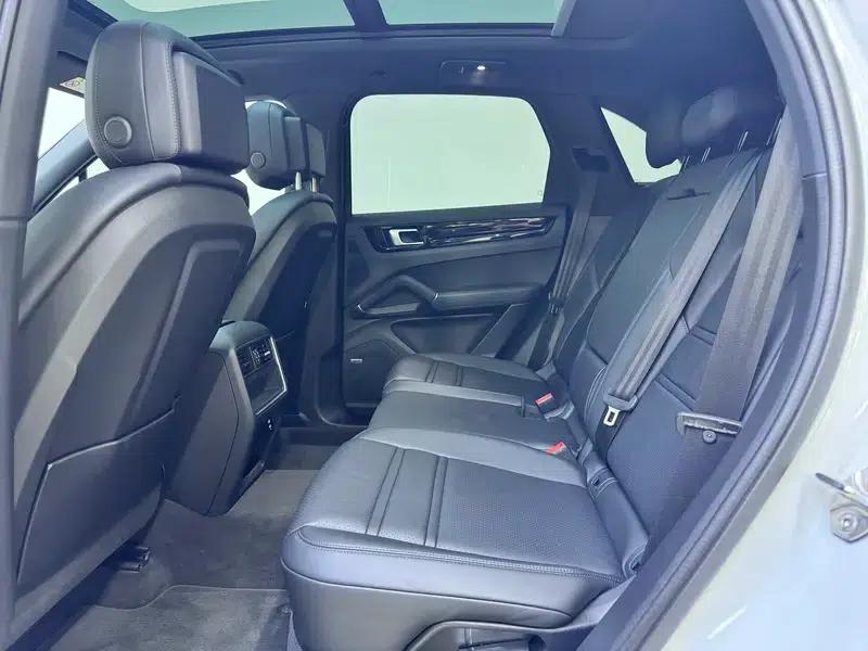 Cayenne E-Hybrid 2021 Cayenne E-Hybrid 2.0T — миниатюра 18