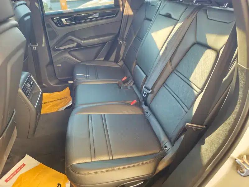 Cayenne E-Hybrid 2021 Cayenne E-Hybrid 2.0T — миниатюра 24