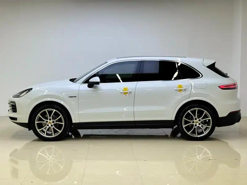 Cayenne E-Hybrid 2021 Cayenne E-Hybrid 2.0T — миниатюра 4