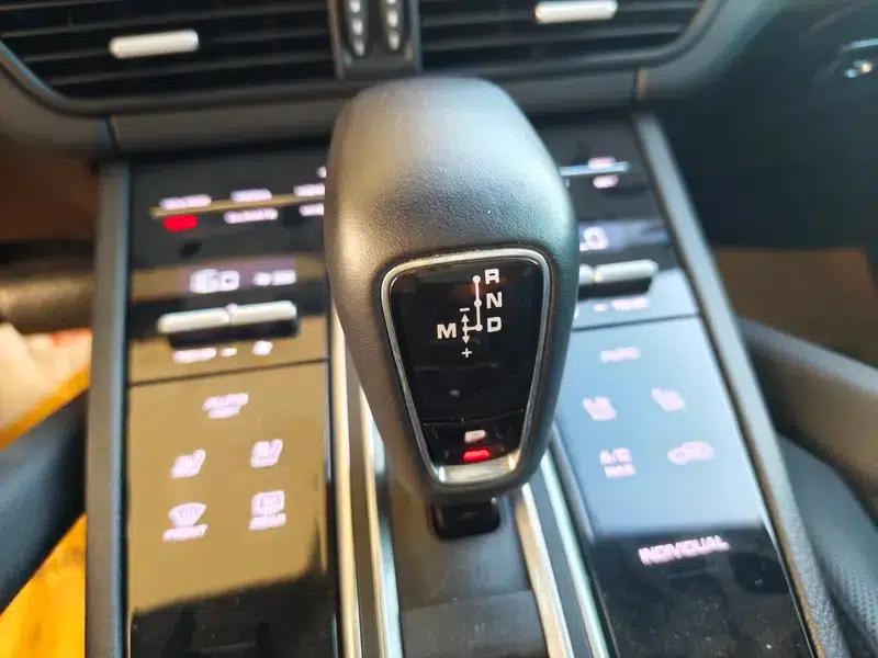 Cayenne E-Hybrid 2021 Cayenne E-Hybrid 2.0T — миниатюра 32