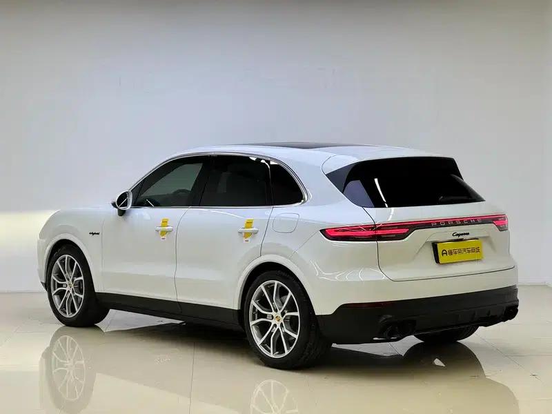 Cayenne E-Hybrid 2021 Cayenne E-Hybrid 2.0T — миниатюра 5