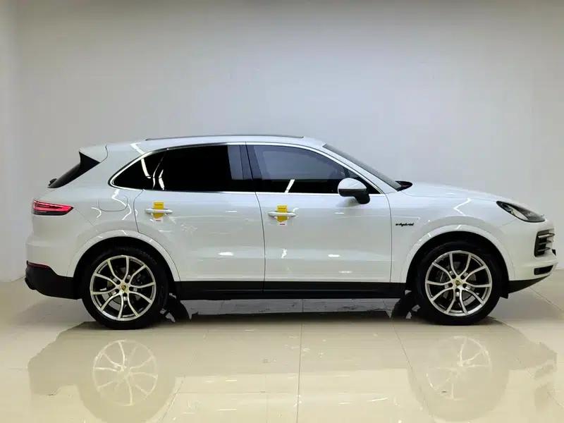 Cayenne E-Hybrid 2021 Cayenne E-Hybrid 2.0T — миниатюра 8