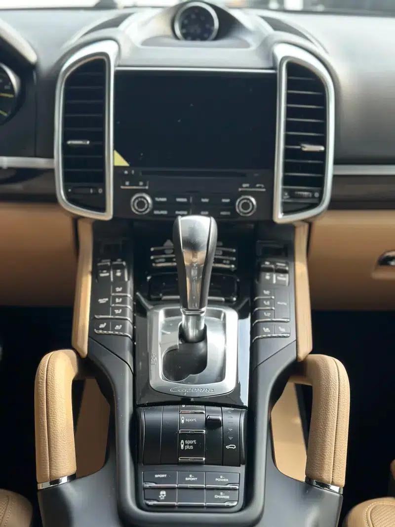 Cayenne E-Hybrid 2016 Cayenne S E-Hybrid 3.0T — миниатюра 11
