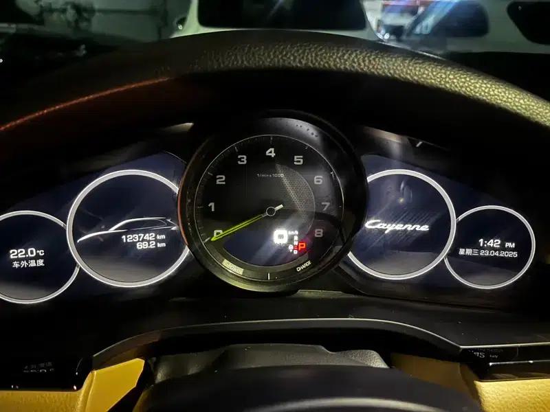Cayenne E-Hybrid 2019 Cayenne E-Hybrid 2.0T — миниатюра 11