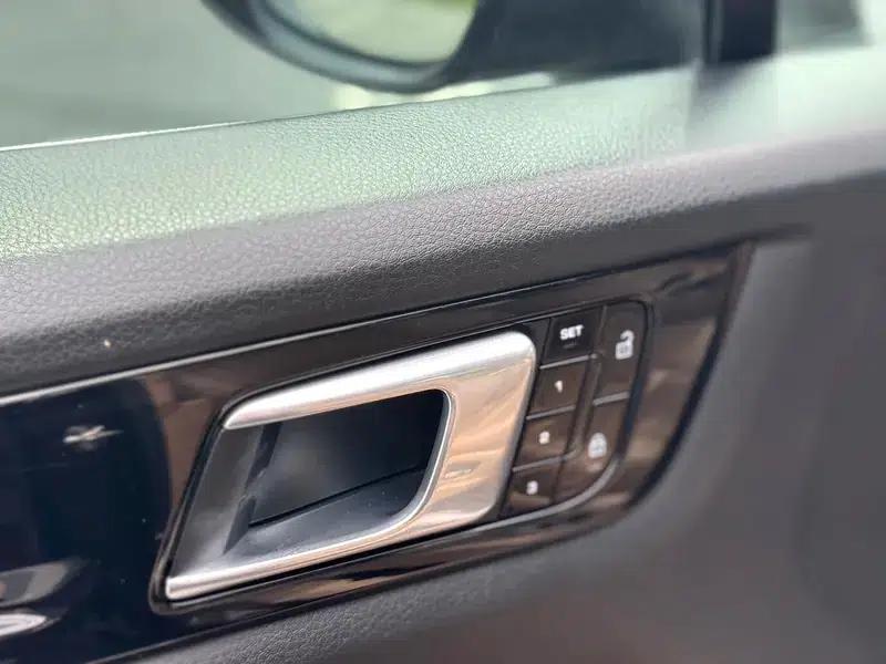 Cayenne E-Hybrid 2019 Cayenne E-Hybrid 2.0T — миниатюра 16