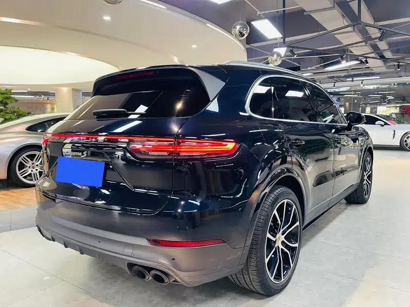Cayenne E-Hybrid 2023 Cayenne E-Hybrid 2.0T — миниатюра 6