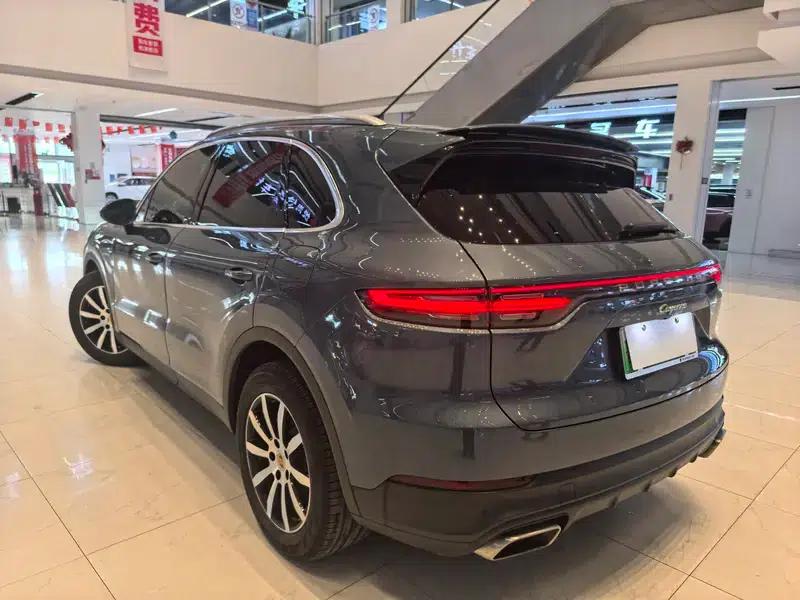 Cayenne E-Hybrid 2019 Cayenne E-Hybrid 2.0T — миниатюра 4