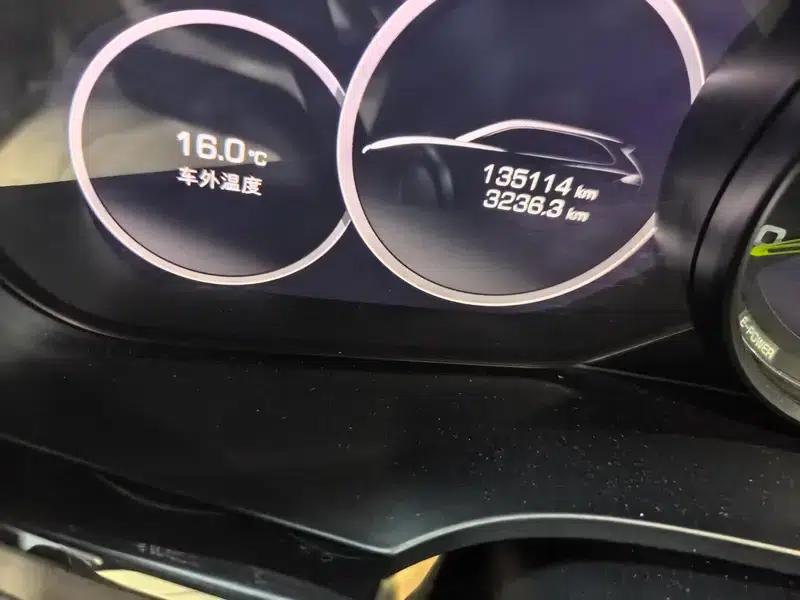 Cayenne E-Hybrid 2019 Cayenne E-Hybrid 2.0T — миниатюра 8