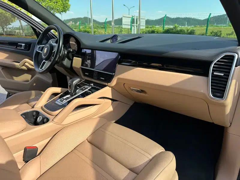 Cayenne E-Hybrid 2019 Cayenne E-Hybrid 2.0T — миниатюра 13