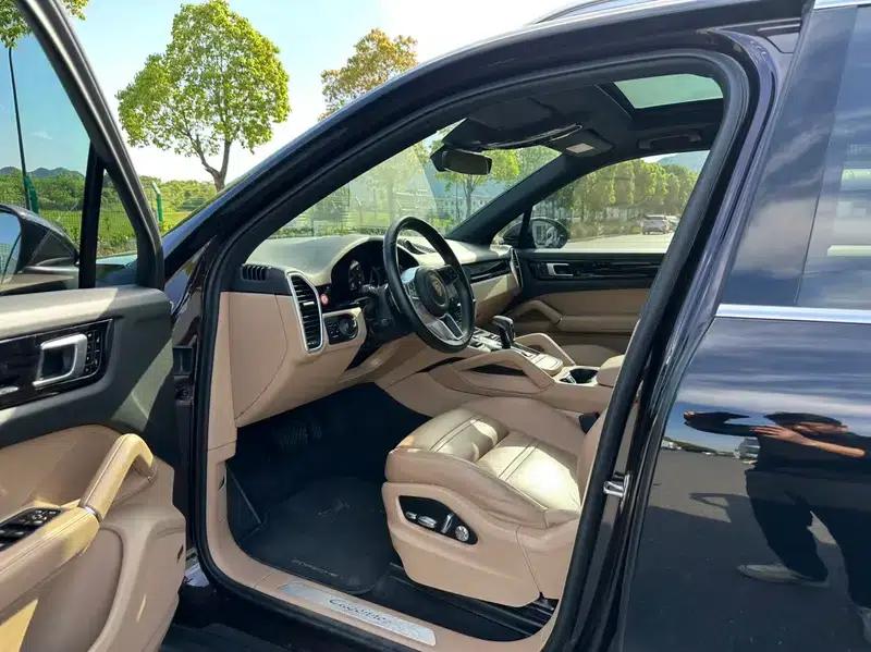 Cayenne E-Hybrid 2019 Cayenne E-Hybrid 2.0T — миниатюра 15