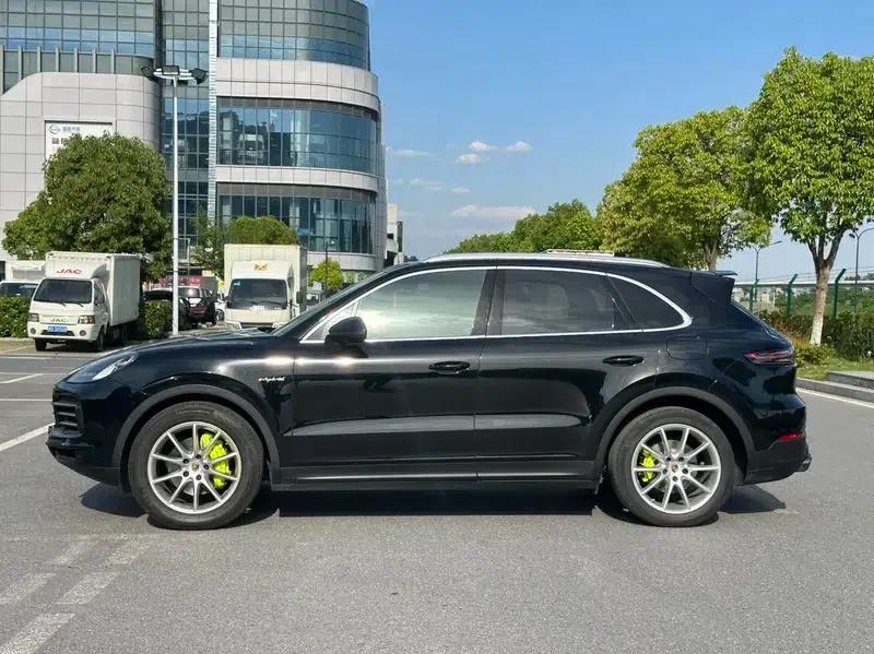 Cayenne E-Hybrid 2019 Cayenne E-Hybrid 2.0T — миниатюра 4