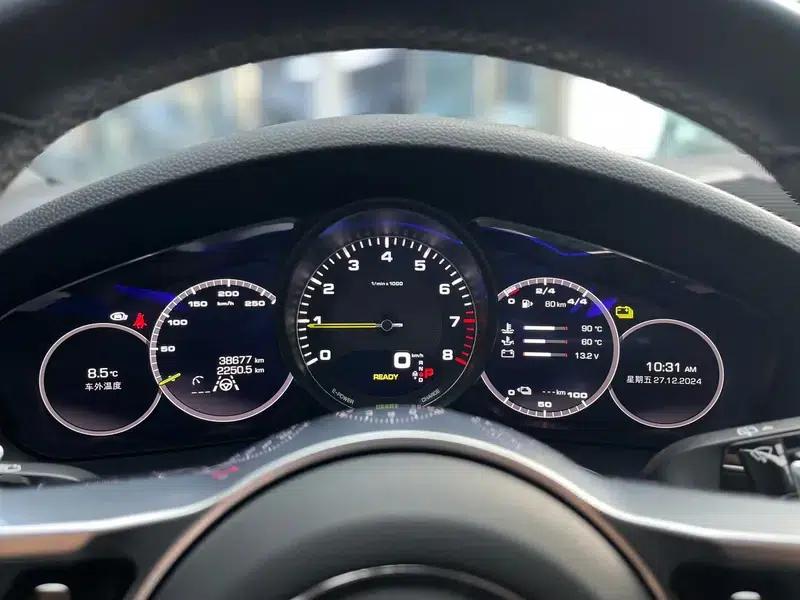 Cayenne E-Hybrid 2021 Cayenne E-Hybrid 2.0T — миниатюра 7