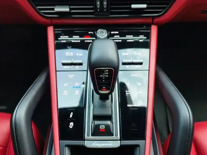 Cayenne E-Hybrid 2021 Cayenne E-Hybrid 2.0T — миниатюра 9