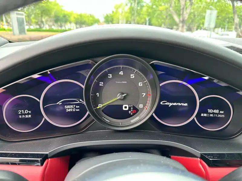 Cayenne E-Hybrid 2023 Cayenne E-Hybrid 2.0T — миниатюра 15