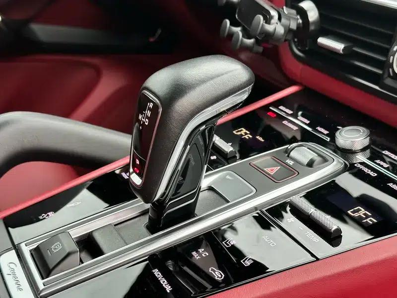 Cayenne E-Hybrid 2023 Cayenne E-Hybrid 2.0T — миниатюра 17