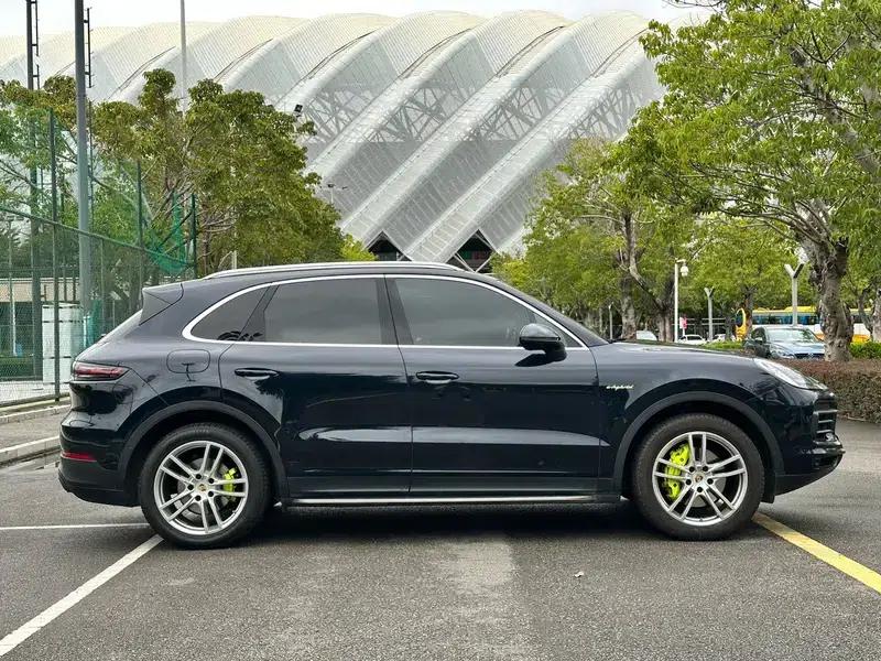 Cayenne E-Hybrid 2023 Cayenne E-Hybrid 2.0T — миниатюра 7