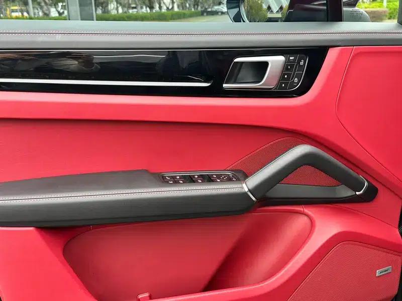 Cayenne E-Hybrid 2023 Cayenne E-Hybrid 2.0T — миниатюра 9