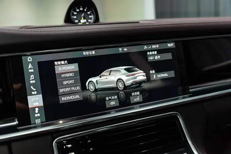 Panamera E-Hybrid 2021 Panamera 4S E-Hybrid Sport Turismo 2.9T — миниатюра 11
