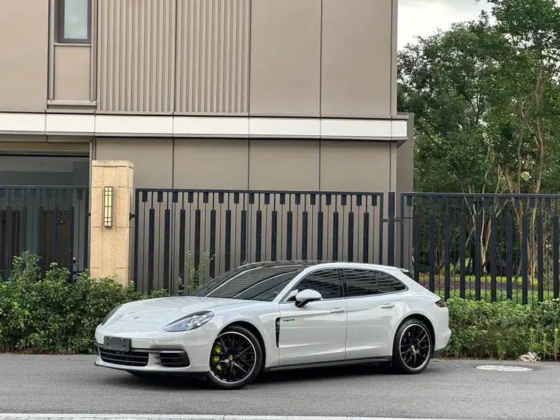 Panamera E-Hybrid 2017 Panamera 4 E-Hybrid Sport Turismo 2.9T — миниатюра 1