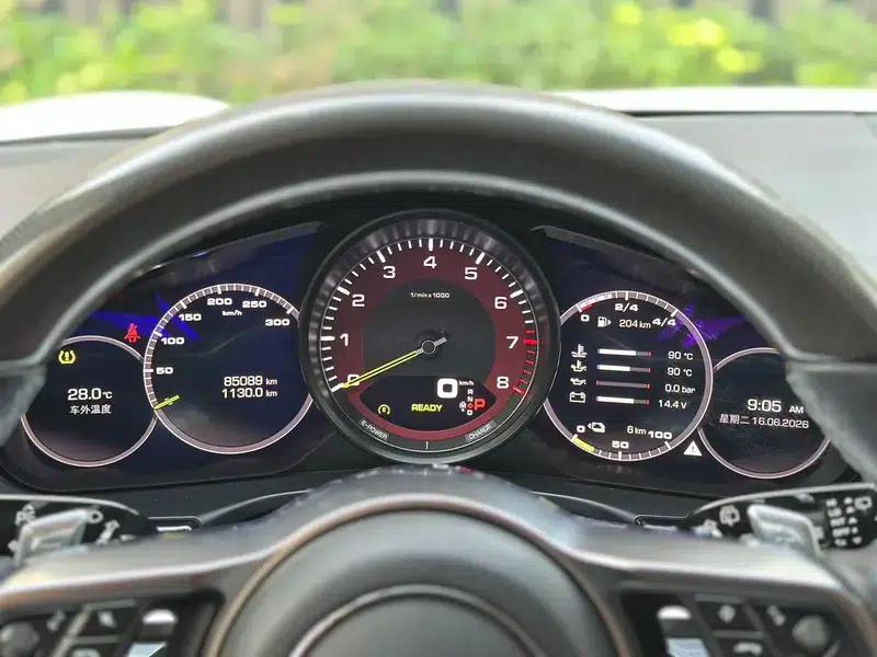 Panamera E-Hybrid 2017 Panamera 4 E-Hybrid Sport Turismo 2.9T — миниатюра 7