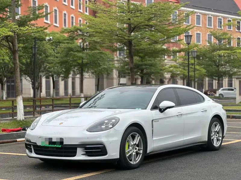 2017 Panamera E-Hybrid, Panamera 4 E-Hybrid Executive Long Wheelbase 2.9T — миниатюра 1