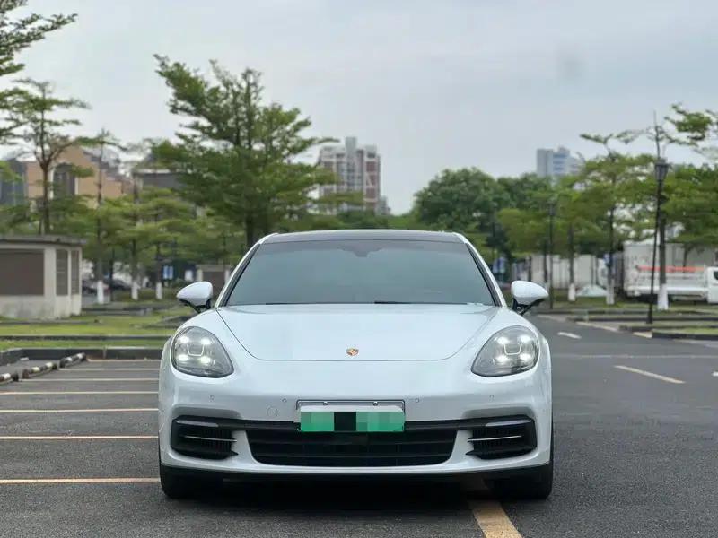 2017 Panamera E-Hybrid, Panamera 4 E-Hybrid Executive Long Wheelbase 2.9T — миниатюра 2
