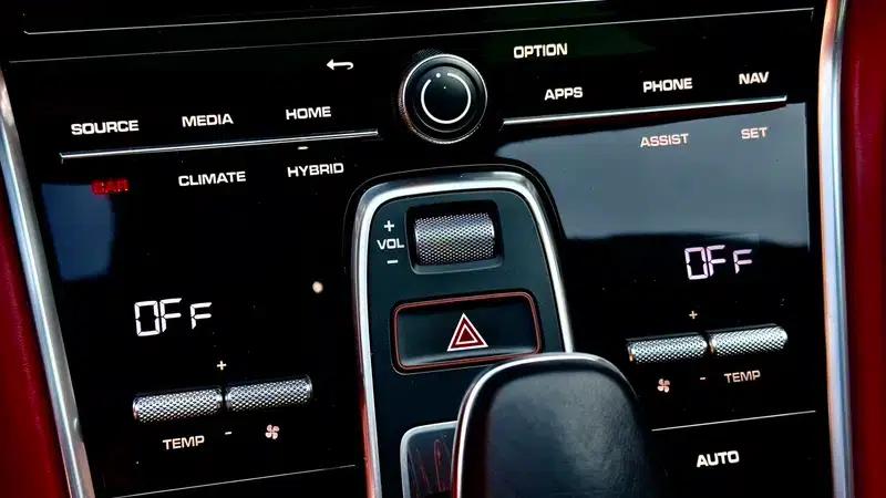 Panamera E-Hybrid 2021 Panamera 4 E-Hybrid Sport Turismo 2.9T — миниатюра 9