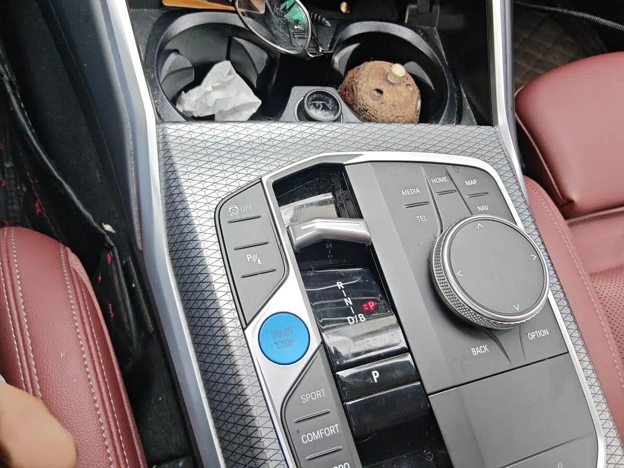 BMW i3 2023 eDrive 40 L Midnight Sports Package — миниатюра 14