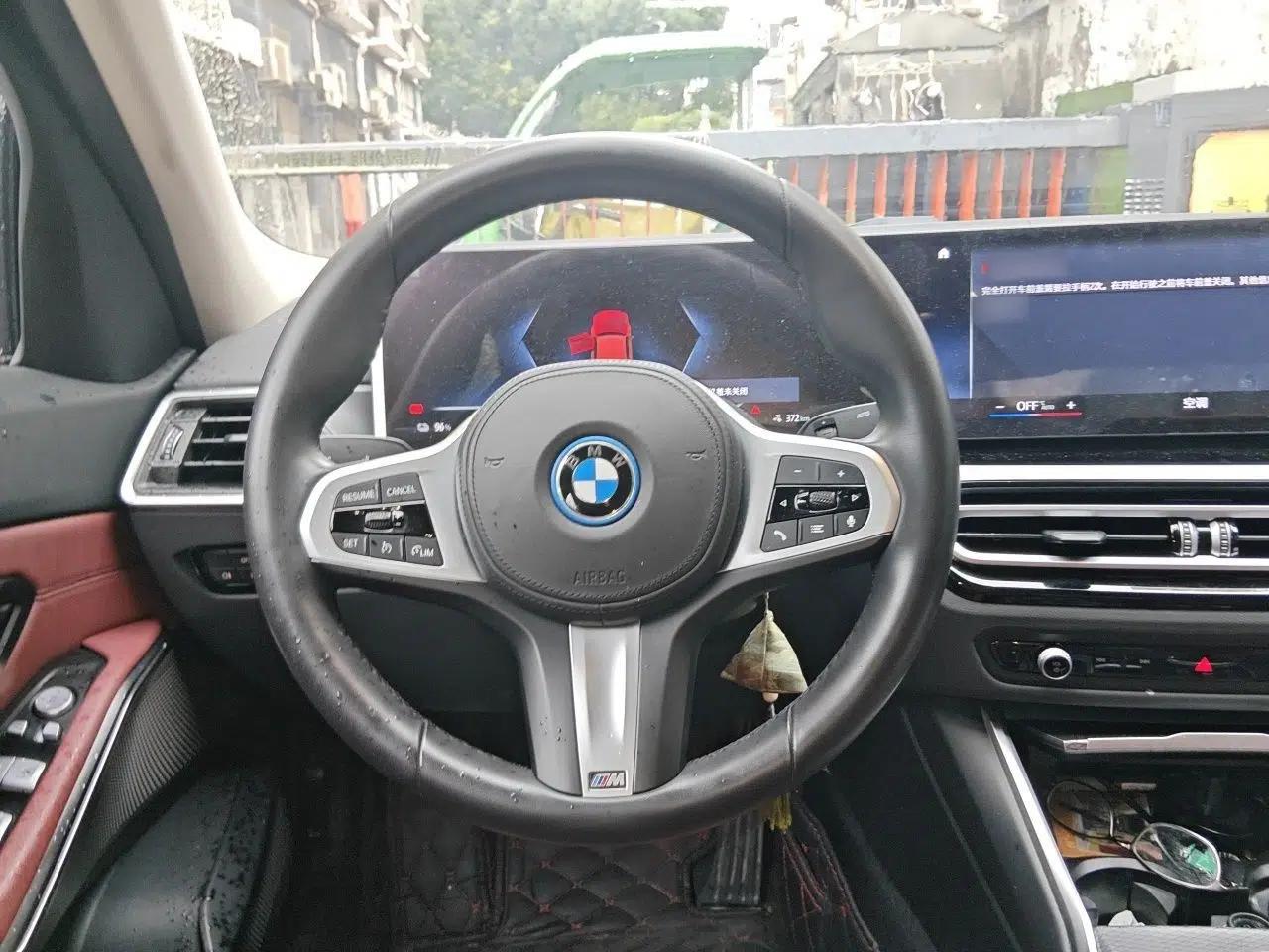 BMW i3 2023 eDrive 40 L Midnight Sports Package — миниатюра 10