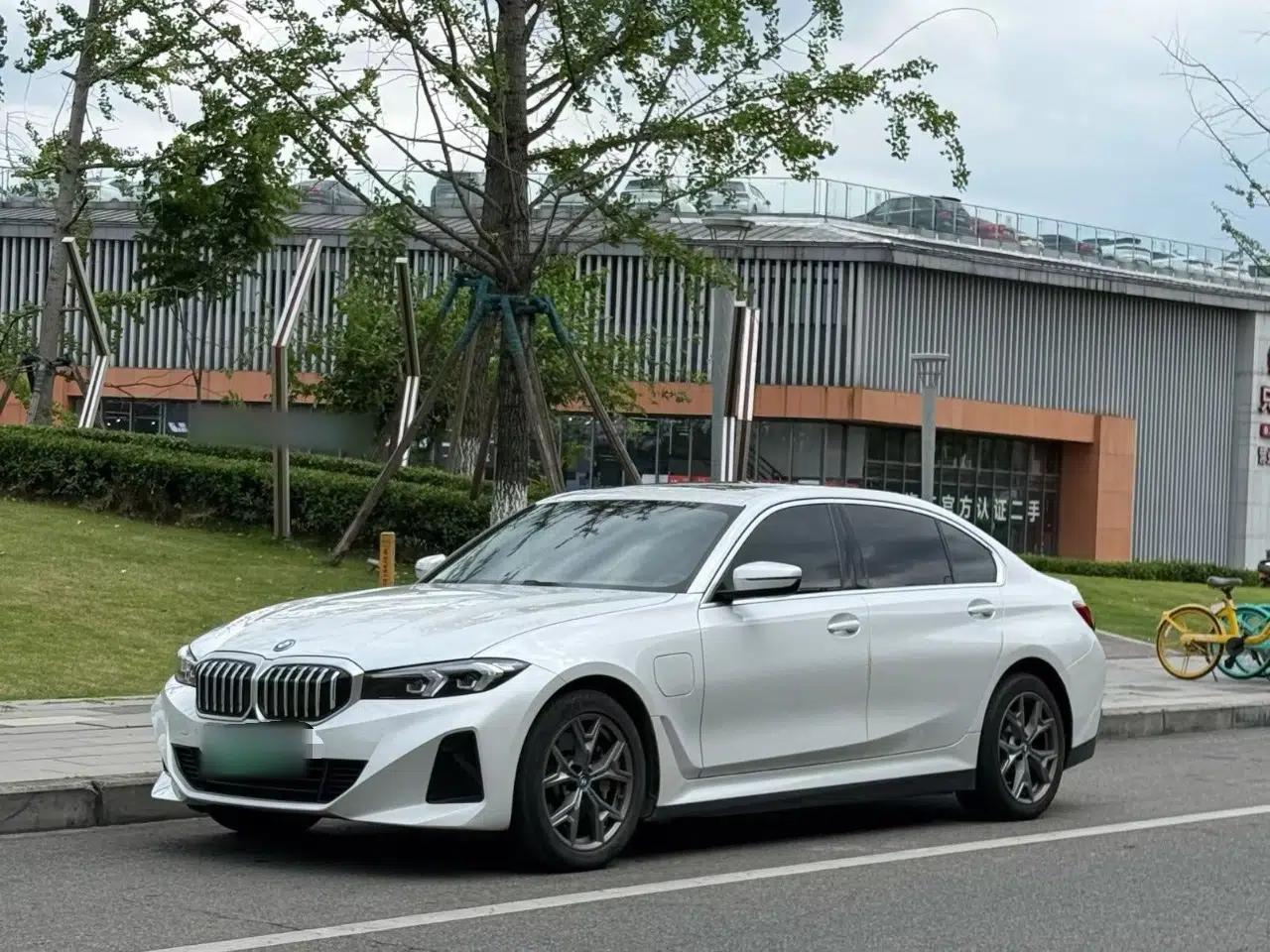 BMW i3 2022 eDrive 35 L — миниатюра 1
