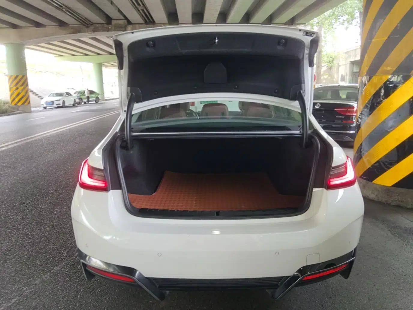 BMW i3 2022 eDrive 35 L — миниатюра 27