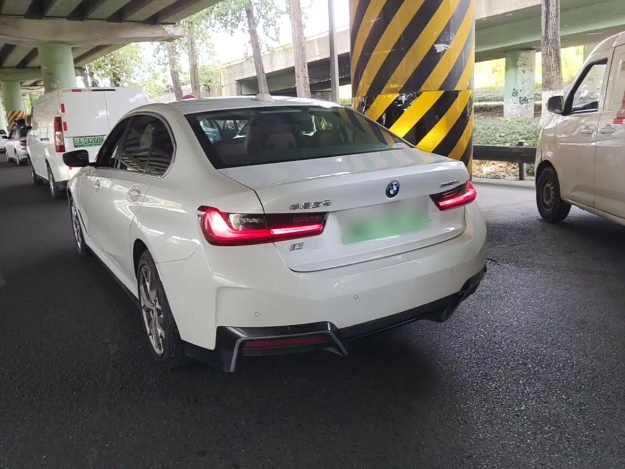 BMW i3 2022 eDrive 35 L — миниатюра 4