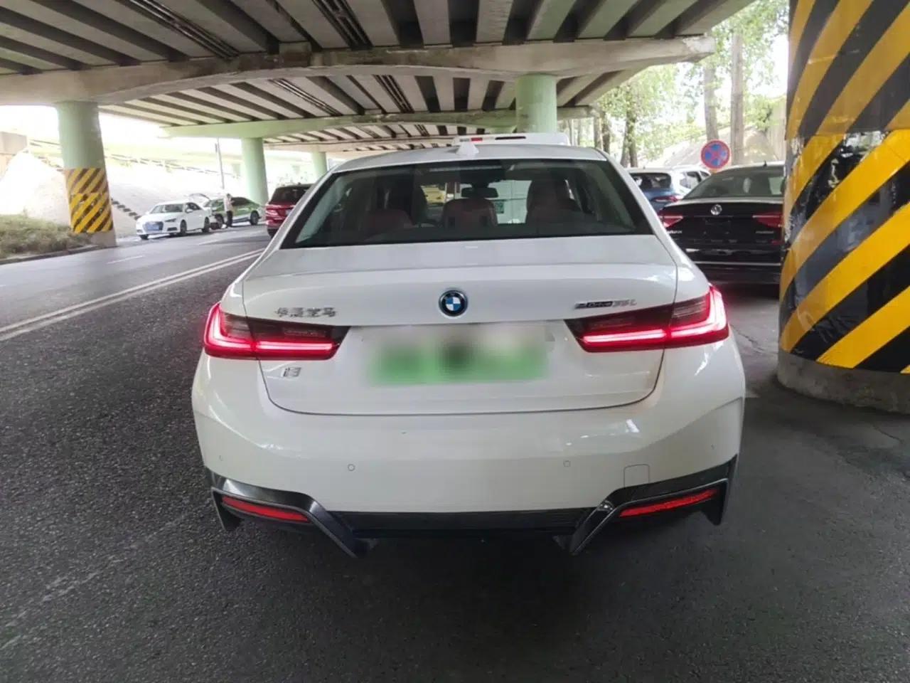 BMW i3 2022 eDrive 35 L — миниатюра 5