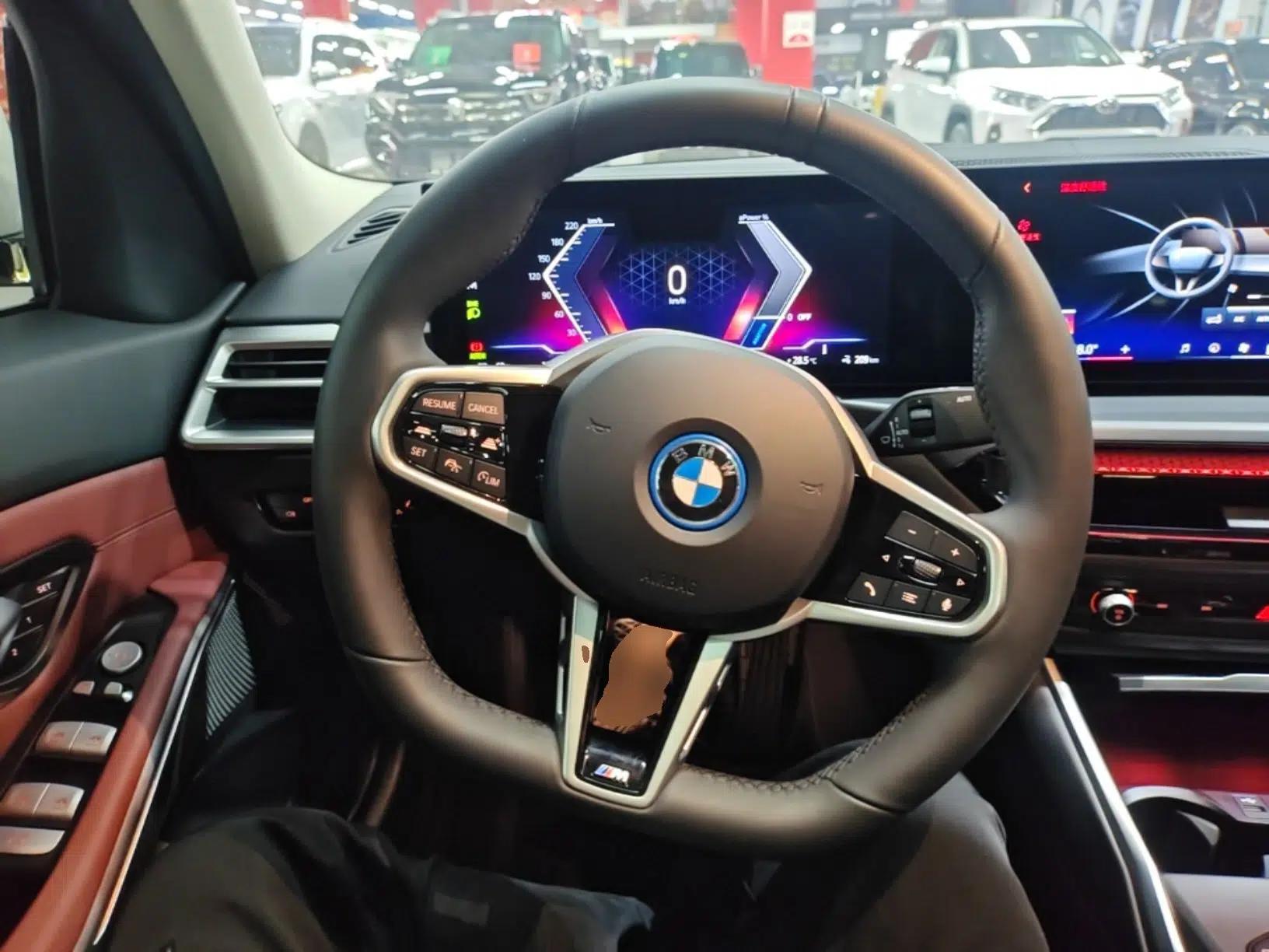 BMW i3 2025 eDrive 35 L — миниатюра 13