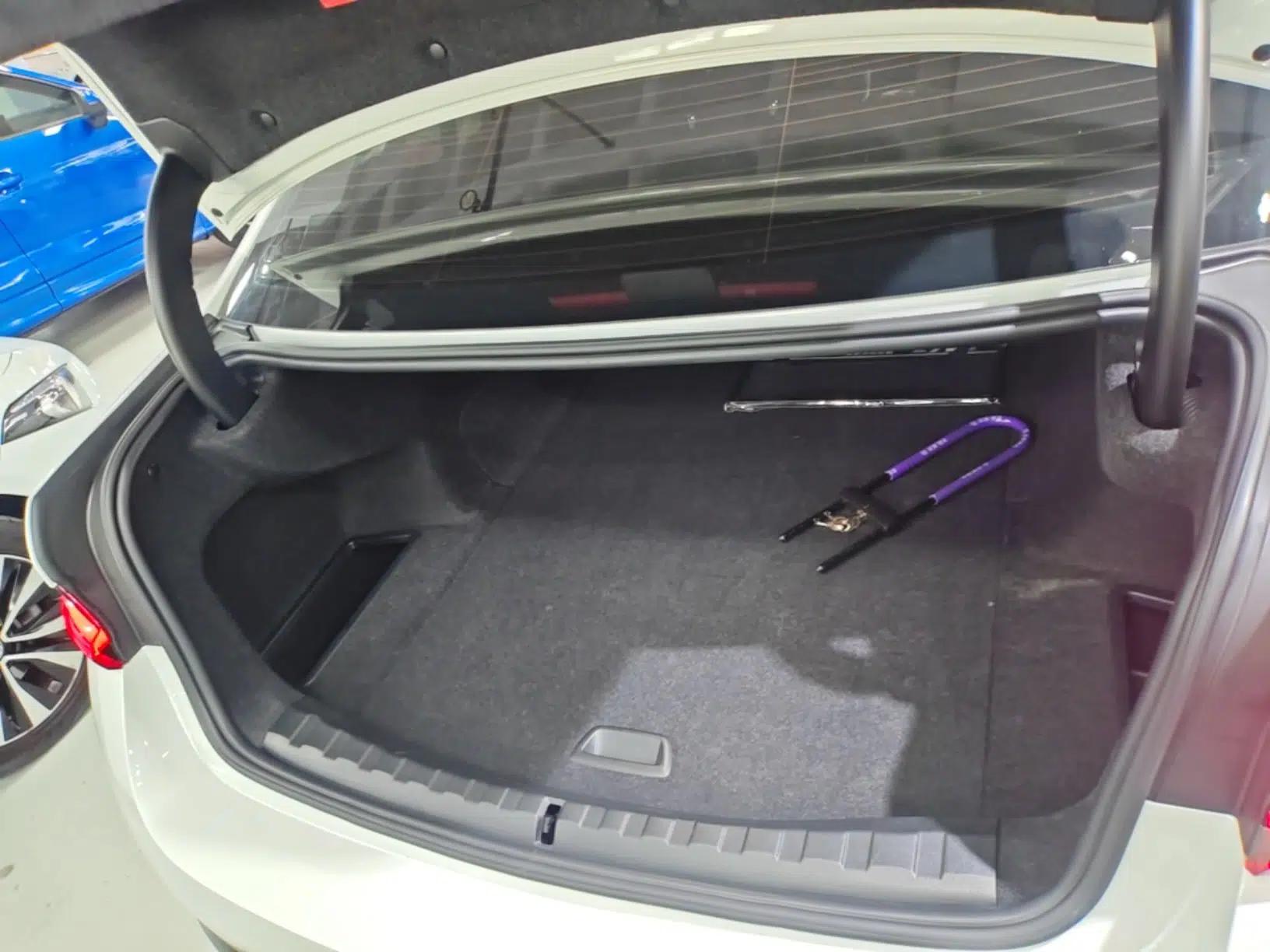 BMW i3 2025 eDrive 35 L — миниатюра 22