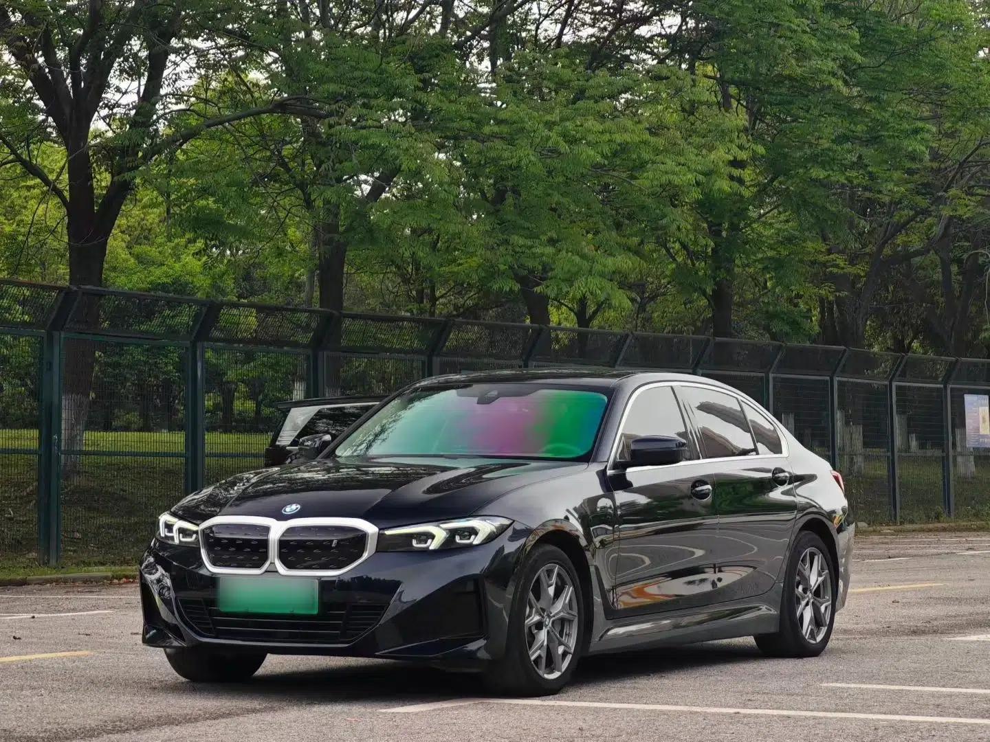 BMW i3 2022 eDrive 35 L — миниатюра 1